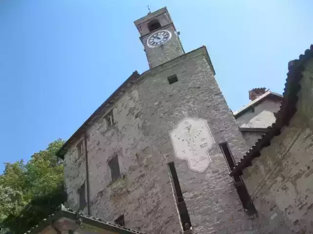 Torre dell'orologio e casa del Boia